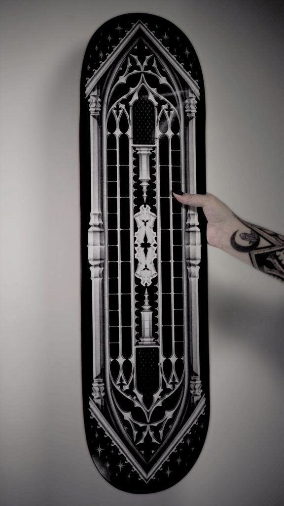 Skate board "holy rider" réalisé par Lahhel pour sa boutique etsy